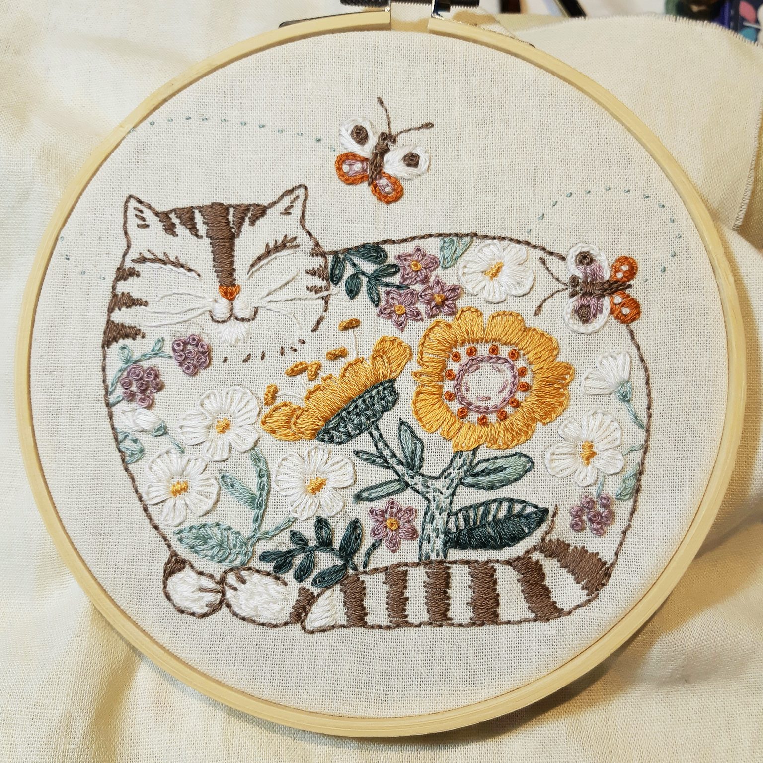 Kitty Cat Hand Embroidery Kit, Pre print fabric + 7 inch Hoop ; DIY ...