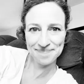 Profile picture of Lorena Thiessen